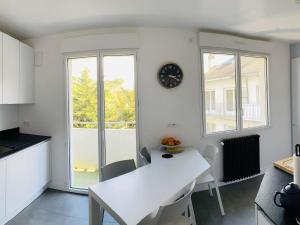 Appartements Charmant Duplex 6-7 Pers avec Wifi et Parking a La Baule - FR-1-392-244 : photos des chambres