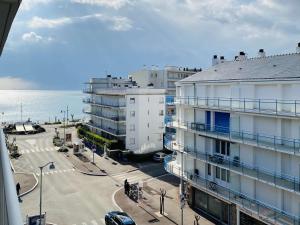 Appartements Charmant Duplex 6-7 Pers avec Wifi et Parking a La Baule - FR-1-392-244 : photos des chambres