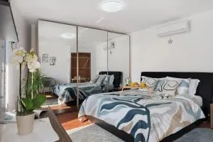 Dina’s Flower House - Льерна