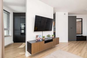 Elegant Apartment with Parking near Tauron Arena Kraków by Noclegi Renters