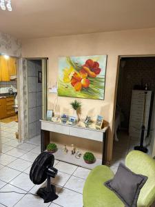 Residência com piscina e ótima localizão