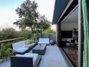 Tranquil and Secluded Retreat in Topanga Canyon - Glenview