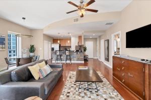 Beautiful Downtown Condo 1 Bed 1 Bath