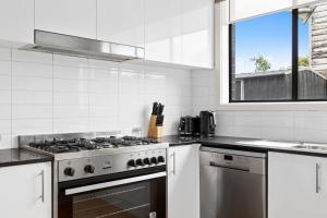 Domi Rentals - The Fregon Townhouse