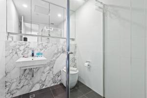 Domi Rentals - The Balaclava Apartment