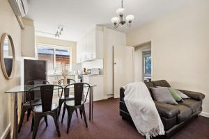 Domi Rentals - The Carlisle Street Apartments