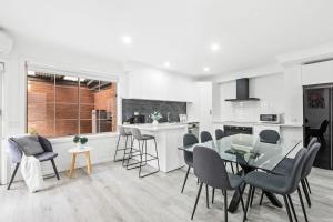 Domi Rentals - The Kanooka Home