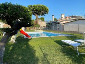 House with pool and park - Convenient for Venice and the sea!