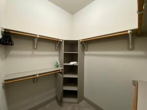 Vargos Longterm Gym pool 2B2B King fully equipped