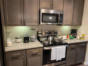 Spring Modern 2B2B king Fully equipped Long term