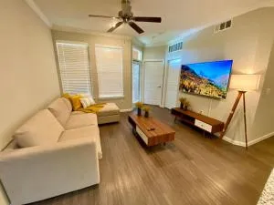 Spring Modern 2B2B king Fully equipped Long term - 兀兰