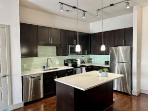 Central Heights functional 2B2B Longterm Condo