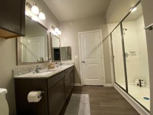 Spring Cheerful Modern 2 king Long-term