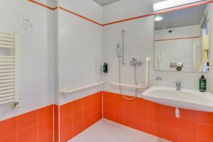 Chambre Simple - Accessible aux Personnes à Mobilité Réduite