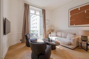 La Guitare 22 - Spacious 1 BR apartment in the center of Cannes, right behind Grand Hotel