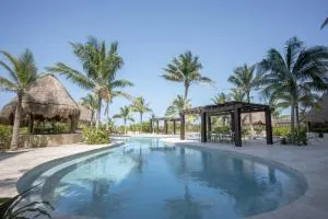 The Ocean Breeze Getaway at BocaMar - Progreso