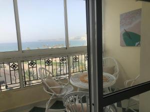 Vintage sea view apartment with pool