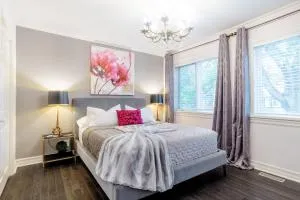 Downtown Luxury Victorian Retreat - Toronto