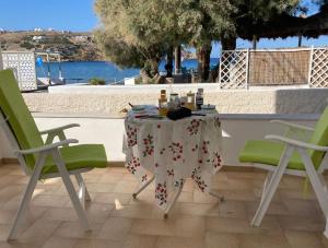 House Irini in Kini - Beach at 5 mt - Super Sunset