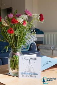 Elevated Coastal Escape - Breathtaking Views