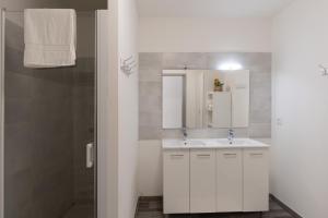 Villas Nouveau ! Villa des vignes Piscine & Clim : photos des chambres