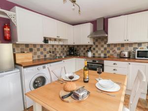 Cantref House Top Floor