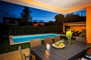 Villa Sky near Rovinj for 10 people with private heated pool & children playground