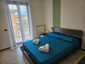 GARDA UN PO Pool and Lake