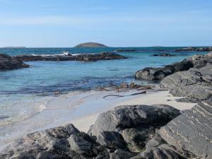 Pod Beag beside the sea Isle of Eriskay