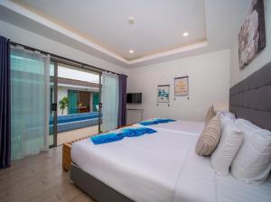 Elegant 4BR Villa with Pool2