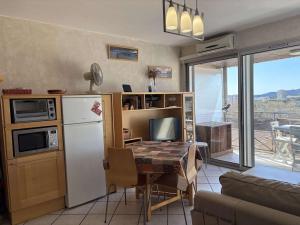 Appartement T2 climatisé avec terrasse, Le Lavandou - FR-1-308-54