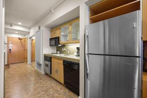 Palisades Tahoe Lodge Rentals Studio #217