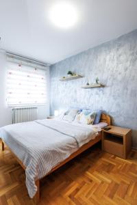 NS in the palm of your hand