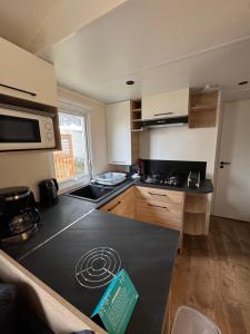 Campings Mobile home acces plage direct mar Estang : photos des chambres