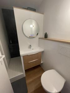 Appartements Le Cocon Balneaire : Appartement avec Balcon