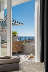 Luxury Stay with Rooftop Terrace 2 Min to Beach