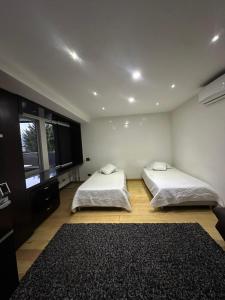 Luxury Apartment Hot Tub in South Cali