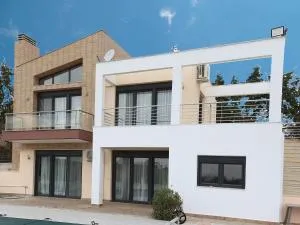 Villa Incognito With Pool - Perfect Hospitality - Mesimérion