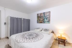 Appartements LB Vacation Rentals I Quiet Large 3-Bedroom Apartment with Terrace, Garden & Incredible Mountain View : photos des chambres