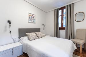 Stylish 4 Double Rooms, Central Bilbao (Old Town)