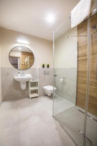 Wojciech-pokoje PREMIUM-śniadania bufet-2 sale zabaw-możliwość wyżywienia