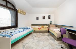 Spacious 2-Bedroom Maisonette in City Centre by Flat Mаnager