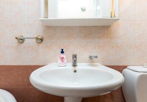 Spacious 2-Bedroom Maisonette in City Centre by Flat Mаnager