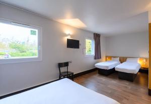Hotels B&B HOTEL Creil Chantilly : Chambre Quadruple Standard