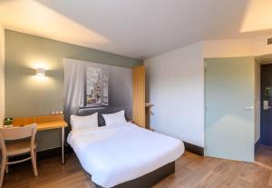 Hotels B&B HOTEL Creil Chantilly : Chambre Double - Accessible aux Personnes à Mobilité Réduite 