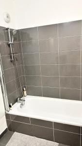 Appartements Luxueux T3 Balcon,10min Paris& cuisine equipee : photos des chambres