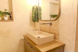 Luxury Newly Refurbished Chelsea Garden Flat