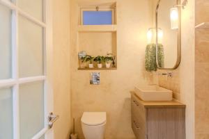 Luxury Newly Refurbished Chelsea Garden Flat