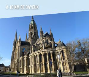 Maisons de vacances Sweet Omaha Belle maison recente lumineuse et cosy bien equipee jardin clos 15 mn a pied plage Omaha Beach et proche de Bayeux & Port en Bessin : Maison 3 Chambres
