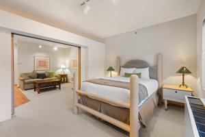 Palisades Tahoe Lodge Rentals Studio #256